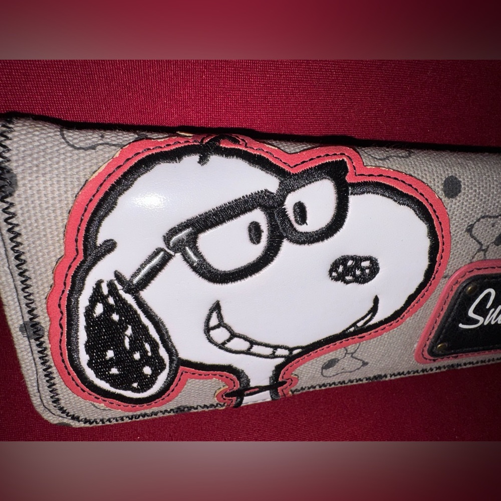 Vintage And RARE Loungefly ‘Joe Cool’ Snoopy Wallet Clutch - Picture 3 of 9